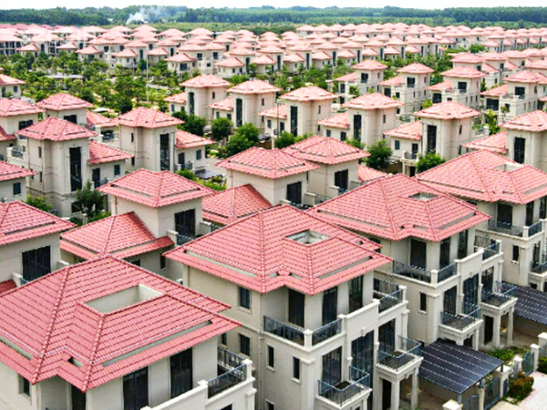 Ngói màu được sử dụng phổ biến ở nhiều công trình 