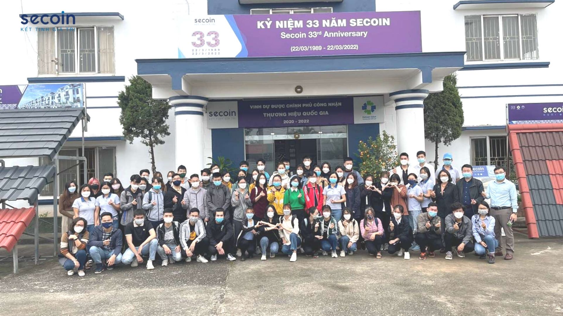 Sinh vien K62 và K63 truong DHBK tham quan nha may Secoin Hung Yen