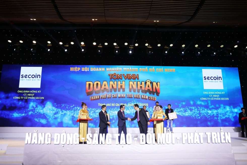 CHÚC MỪNG ÔNG ĐINH HỒNG KỲ NHẬN DANH HIỆU DOANH NHÂN TIÊU BIỂU TP. HCM NĂM 2020