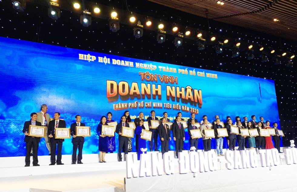 CHÚC MỪNG ÔNG ĐINH HỒNG KỲ NHẬN DANH HIỆU DOANH NHÂN TIÊU BIỂU TP. HCM NĂM 2020
