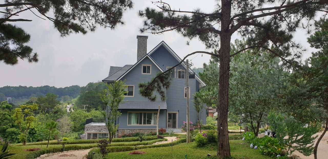 Ngói phẳng kiểu Pháp Secoin tại Khu nghỉ dưỡng cao cấp Thiên Nhân