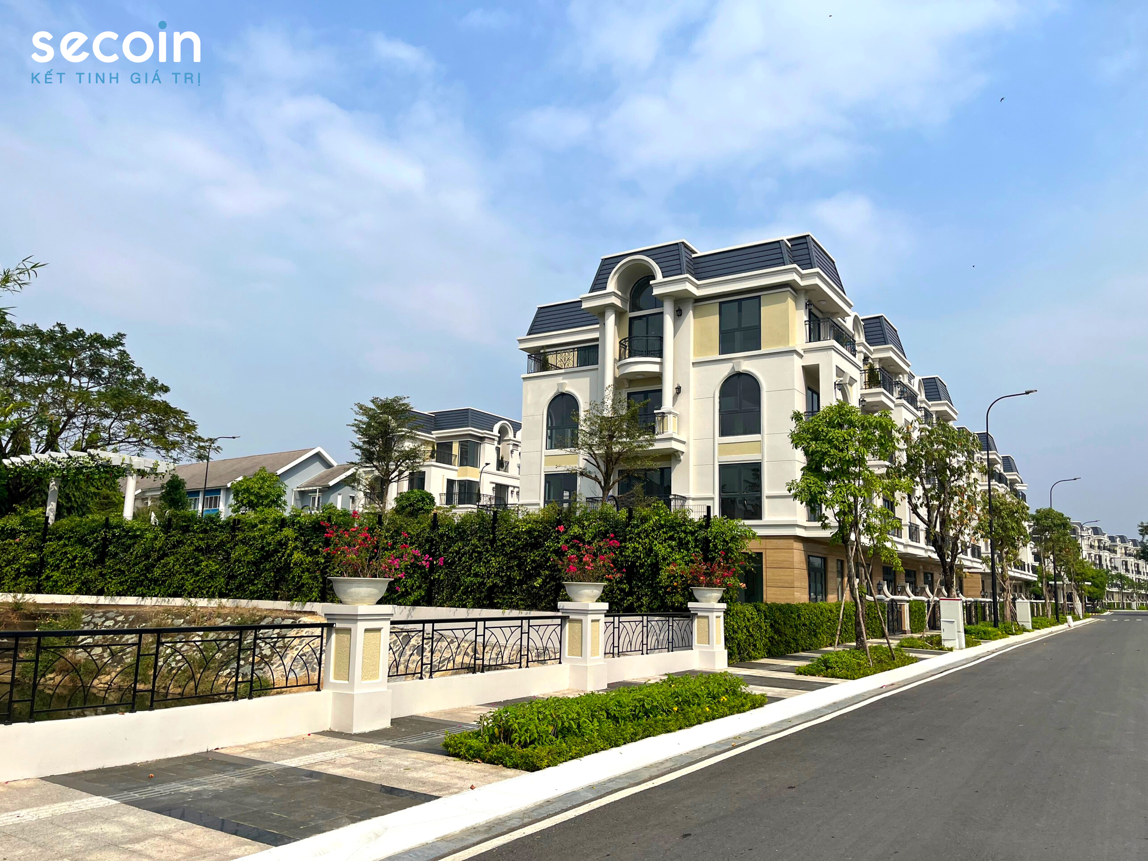 Ngói phẳng kiểu Pháp Secoin tại The Classia Khang Điền – TP.Hồ Chí Minh