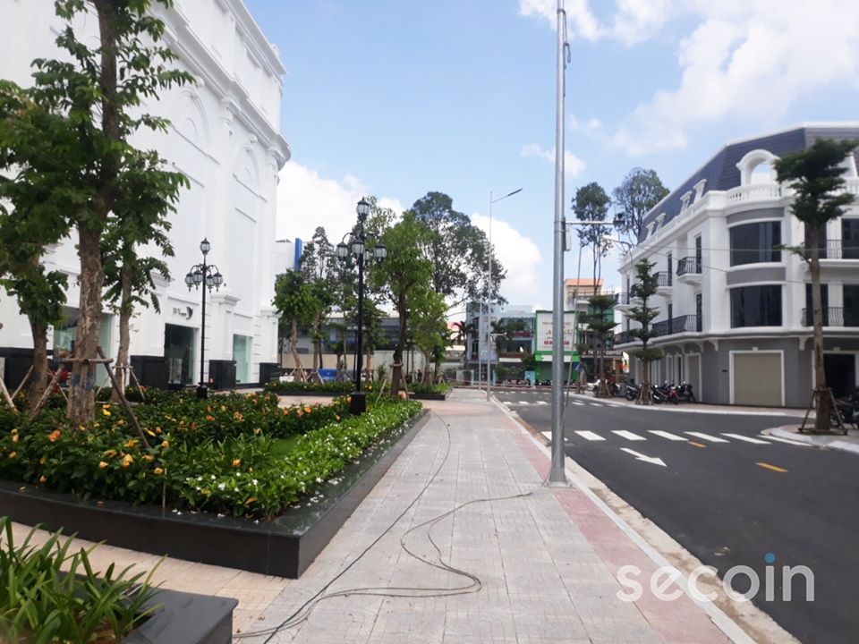 Ngói phẳng kiểu Pháp Secoin tại Vincom Cao Lãnh 