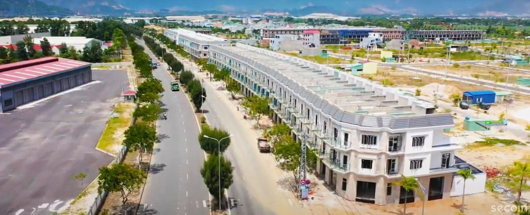 Ngói giả đá Secoin tại Shophouse Lakeside Palace