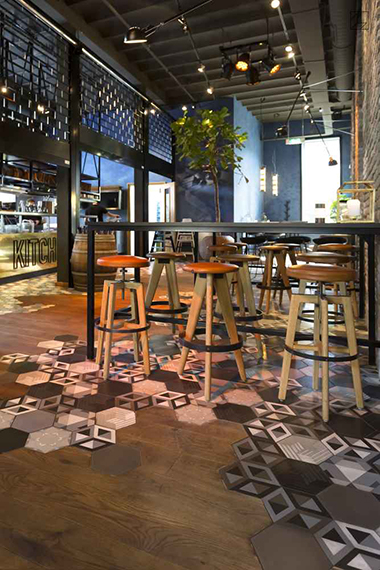 Gạch bông lục giác Secoin tại nhà hàng Taphuys, Hà Lan