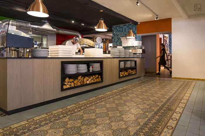 Gạch bông Secoin tại Very Italian Pizza Breda, Hà Lan