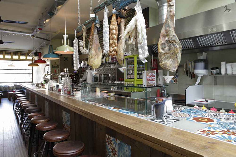 Gạch bông Secoin tại Nhà hàng Boulevard Cerveceria tại Hà Lan