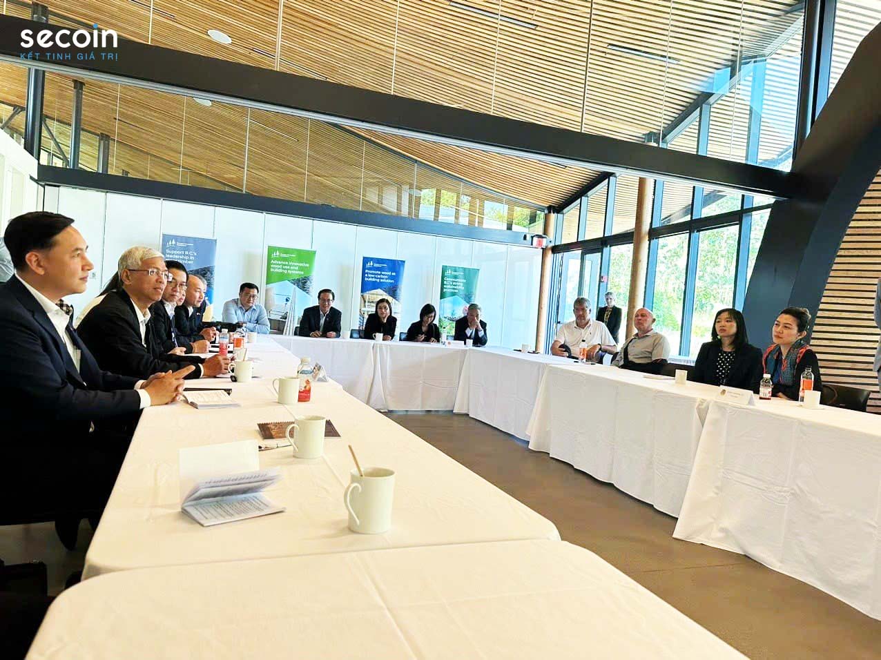 Secoin join Ho Chi Minh city delegation to visit and work in Canada