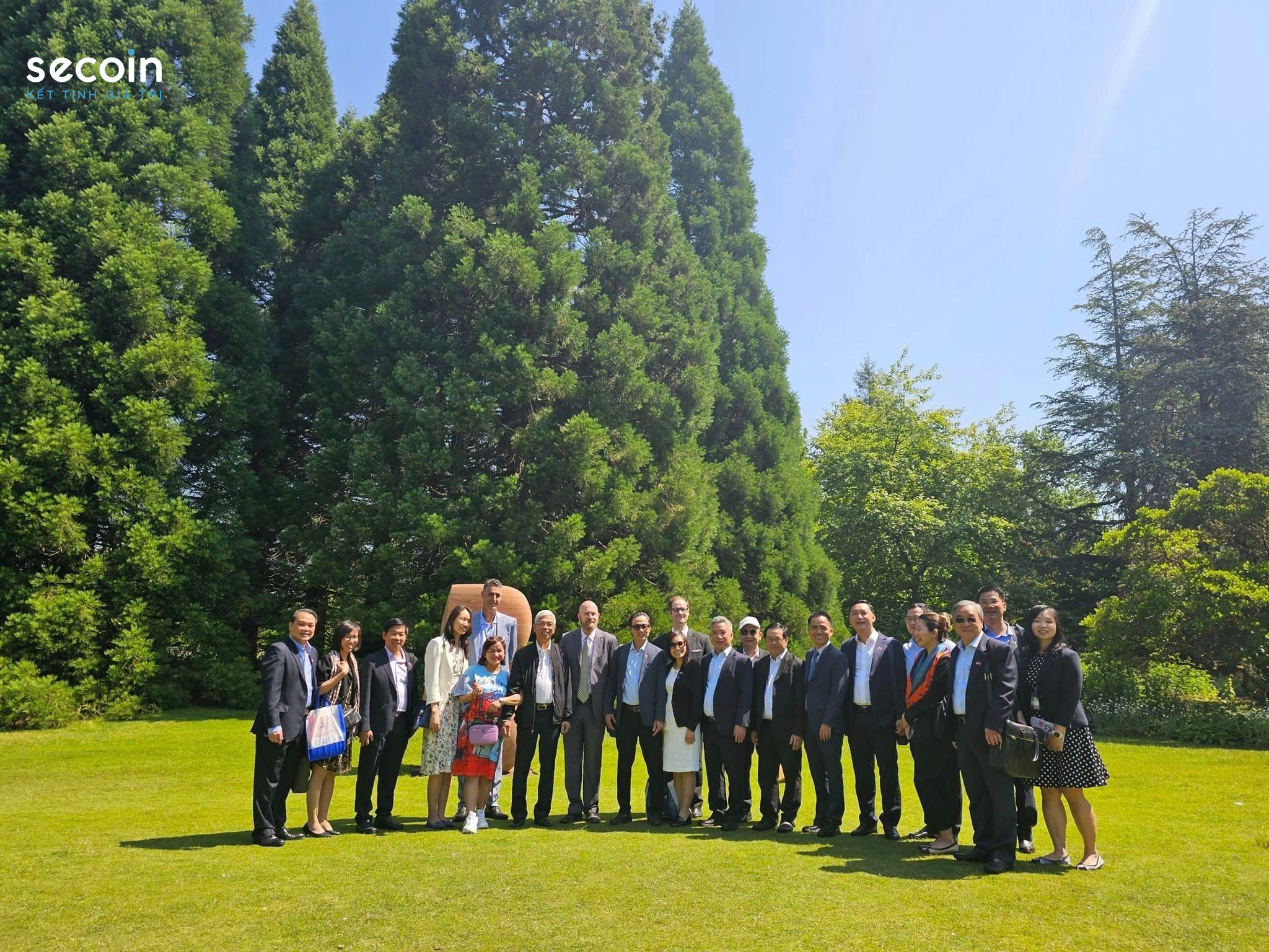 Secoin join Ho Chi Minh city delegation to visit and work in Canada