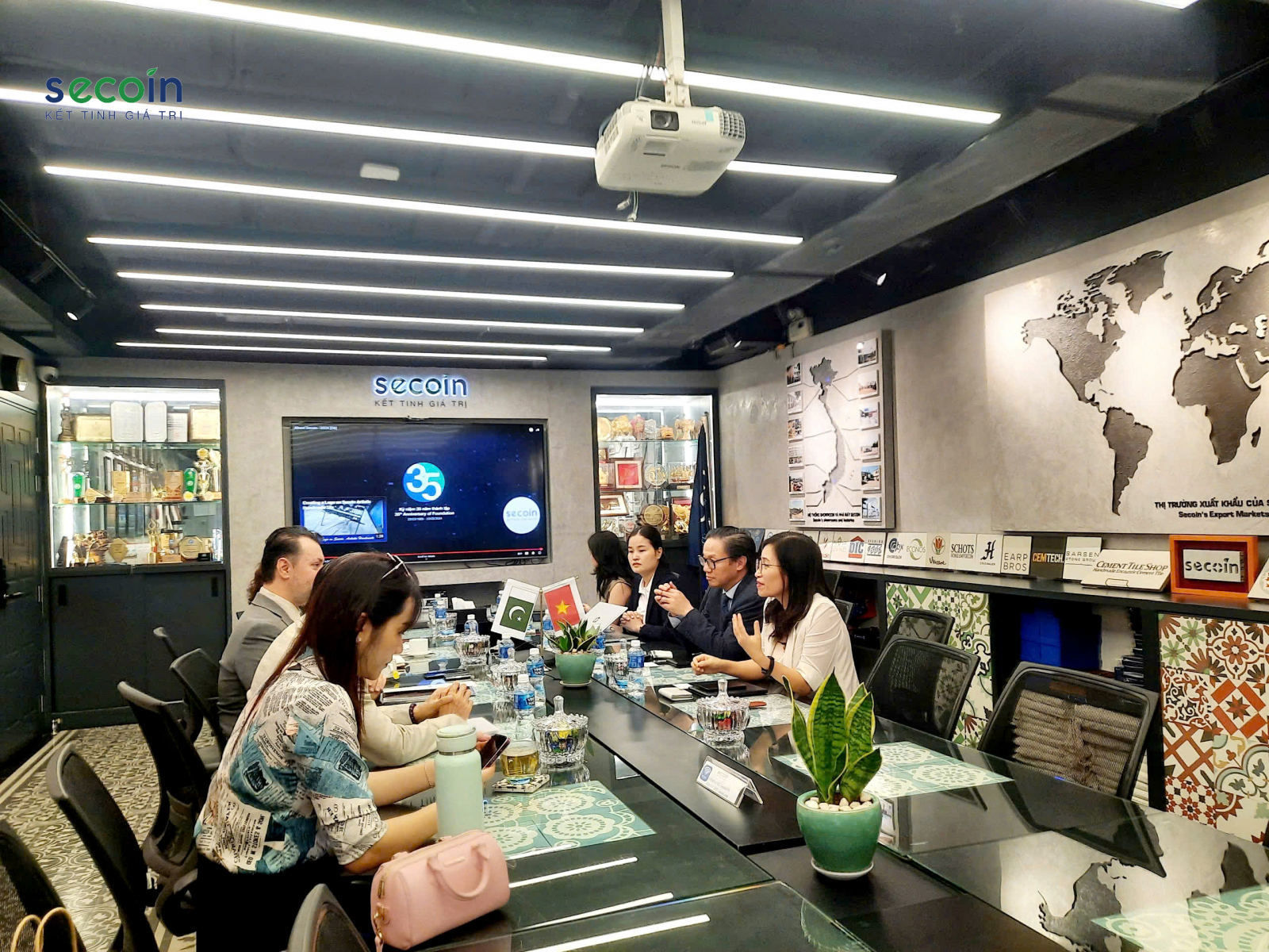 Secoin welcomes the Pakistani Ambassador to Vietnam at Its Ho Chi Minh City Headquarters