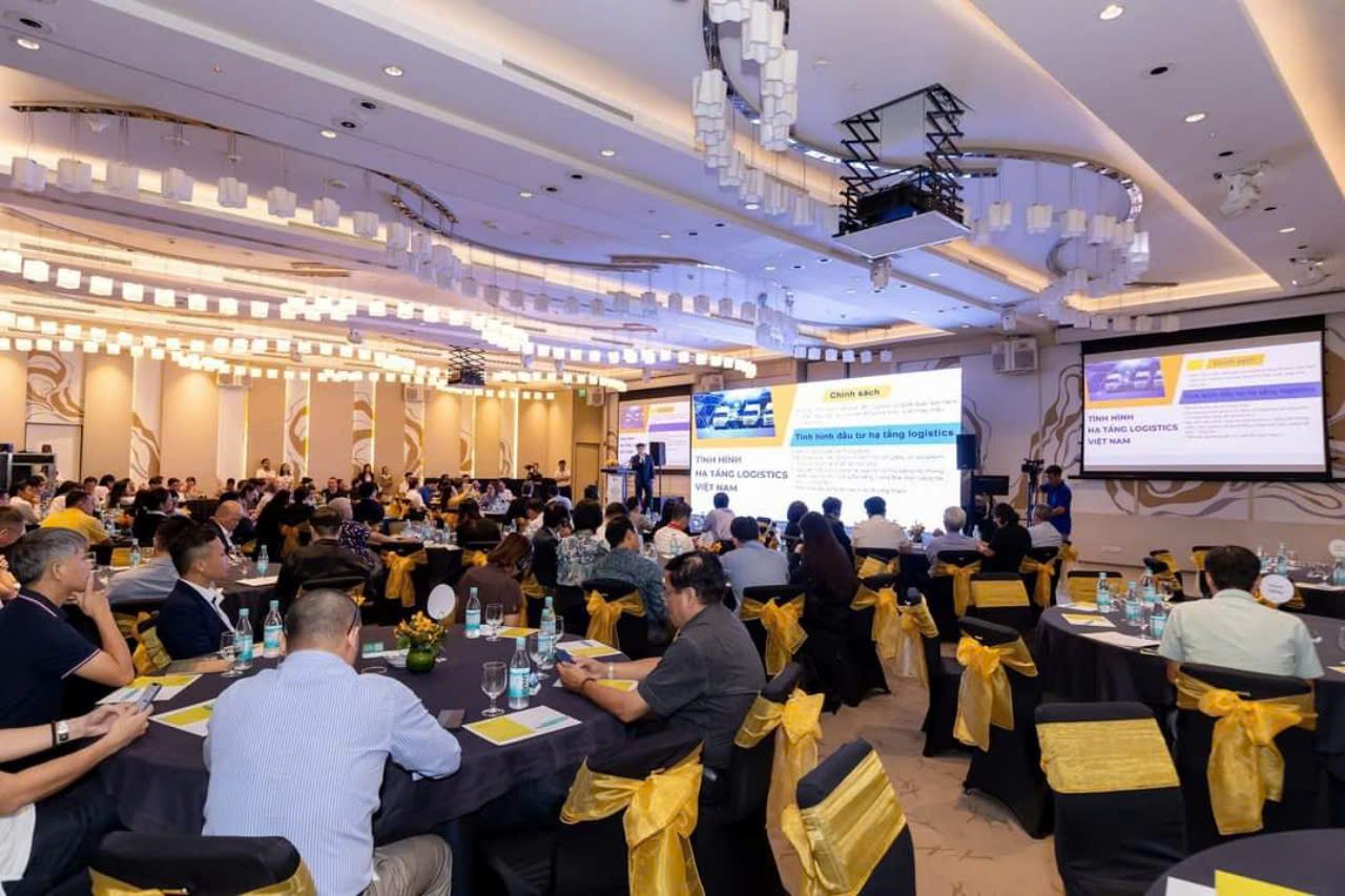 Ms. Vo Thi Lien Huong - General Director of Secoin Company participated in the Ho Chi Minh City Logistics Forum 2024