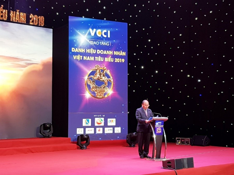 Chủ tịch Đinh Hồng Kỳ vinh dự được VCCI trao tặng danh hiệu Doanh nhân Việt Nam tiêu biểu năm 2019