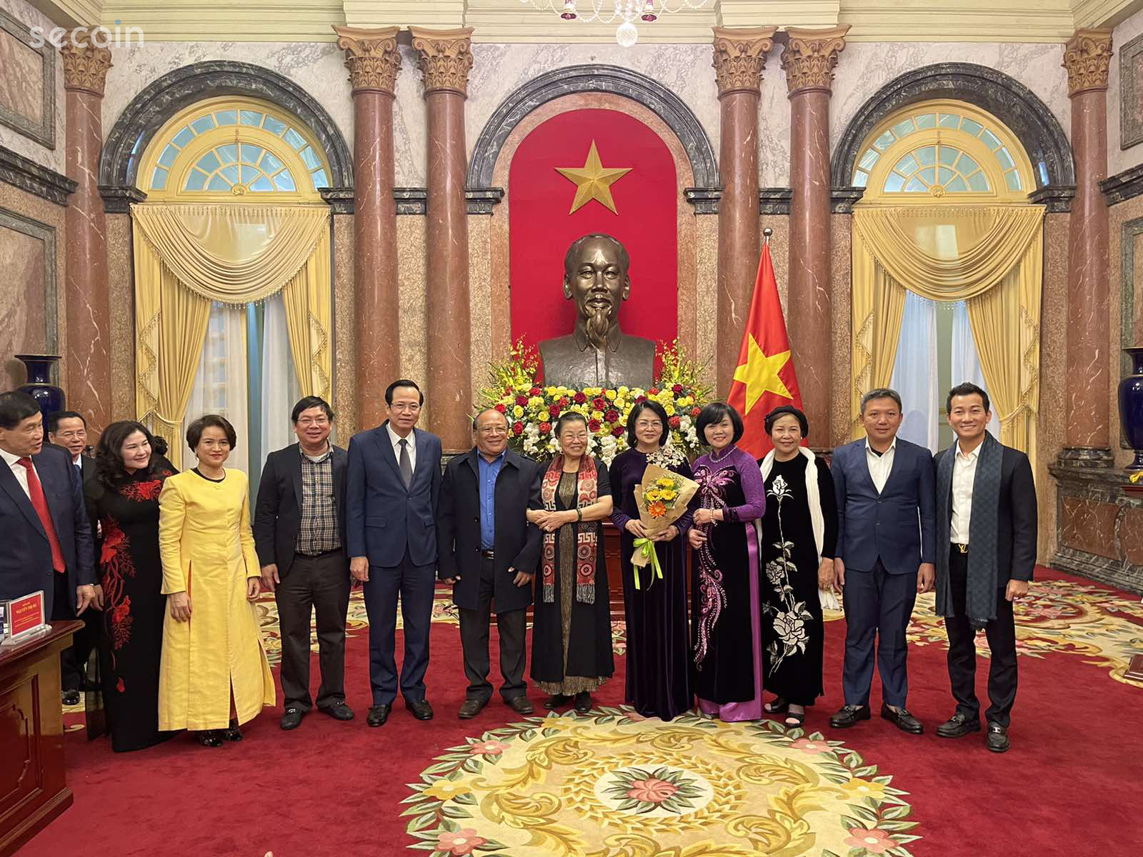 Secoin was honored and grateful by the Vice President of Vietnam for golden heart